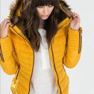 💛ZARA mustard puffer jacket with fur hood.